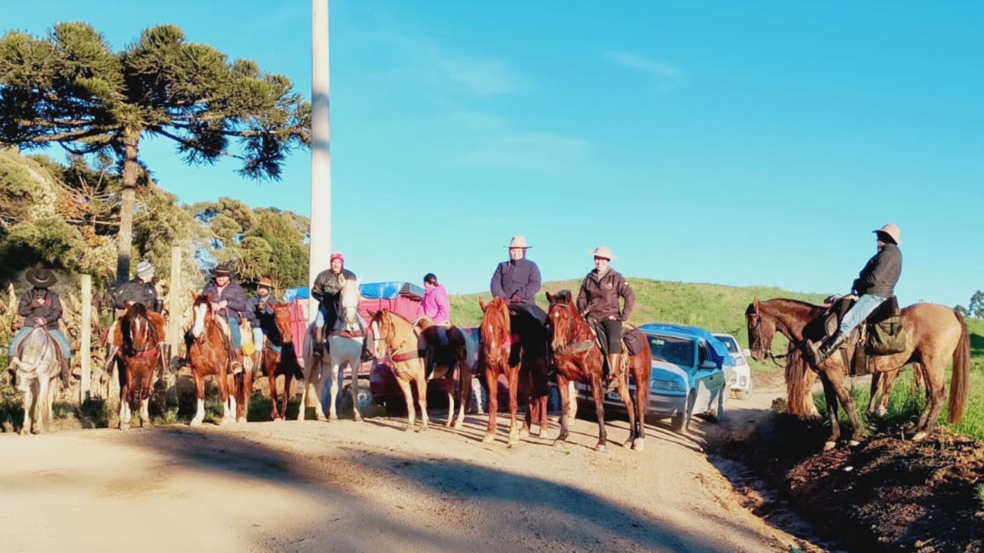 Conheça o grupo que realiza cavalgada de Alfredo Wagner até Santuário de Madre Paulina