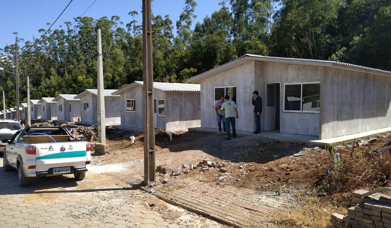 Conjunto habitacional recebe água tratada em Petrolândia