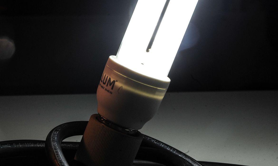 Conta de luz seguirá com bandeira amarela em fevereiro 