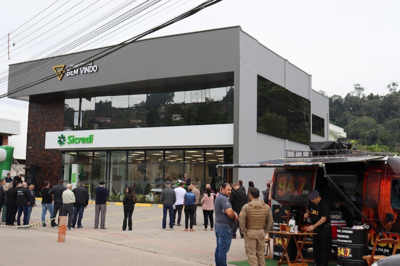 Cooperativa de crédito Sicredi inaugura agência em Aurora