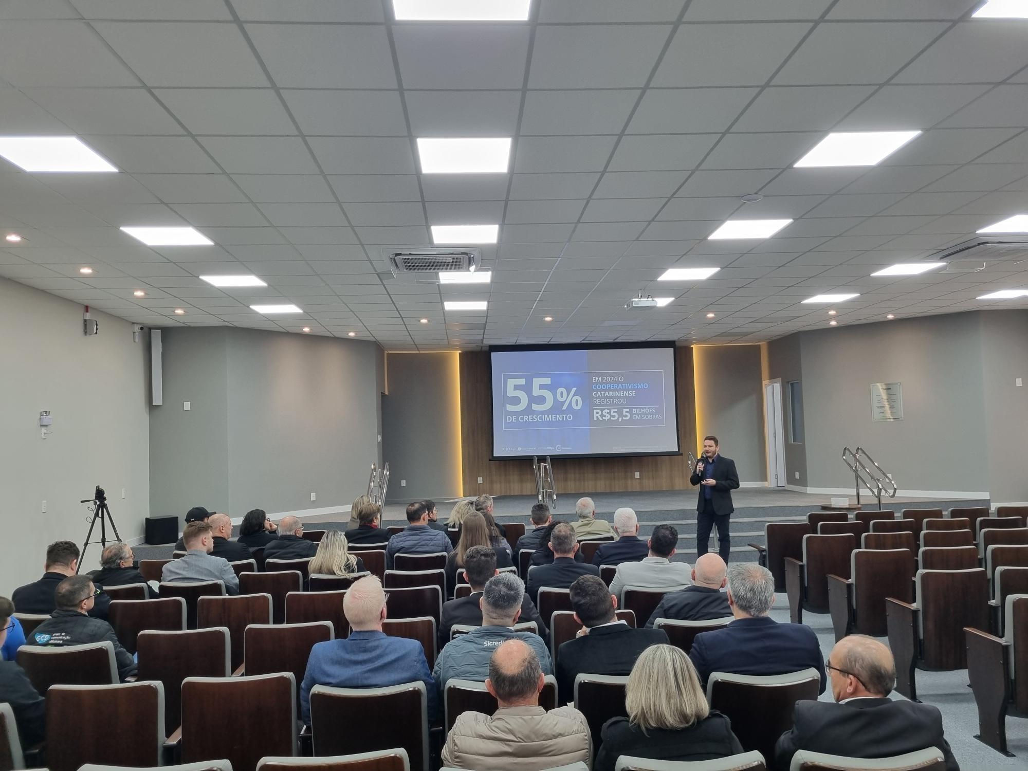 Cooperativismo impacta mais de 300 mil pessoas no Alto Vale