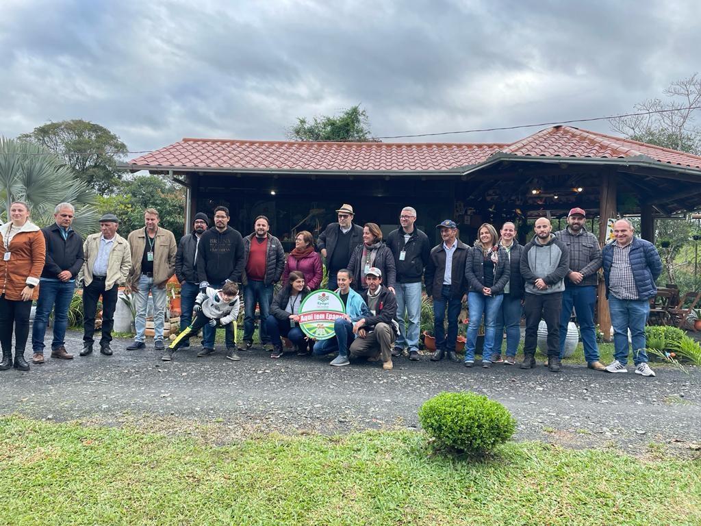 Coordenador Nacional do programa de Crédito Fundiário visita propriedades beneficiadas em Ituporanga e região