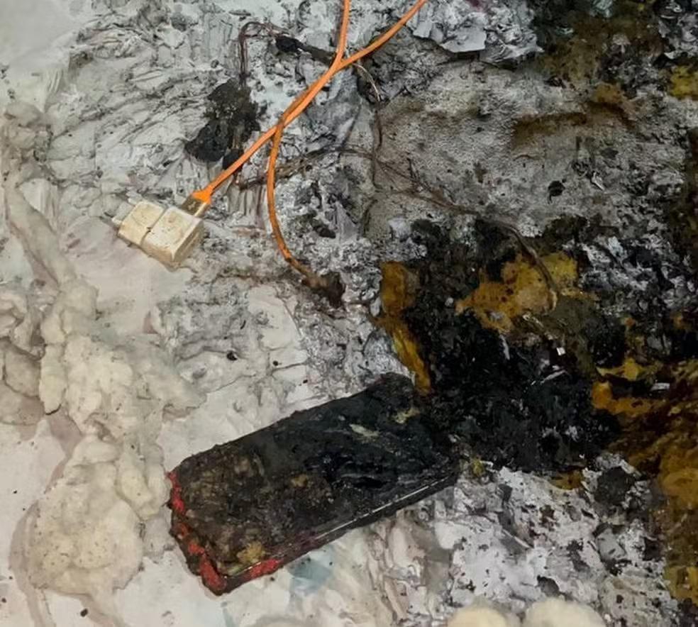 Corpo de Bombeiros Militar de SC orienta sobre cuidados para evitar acidentes com baterias de celular