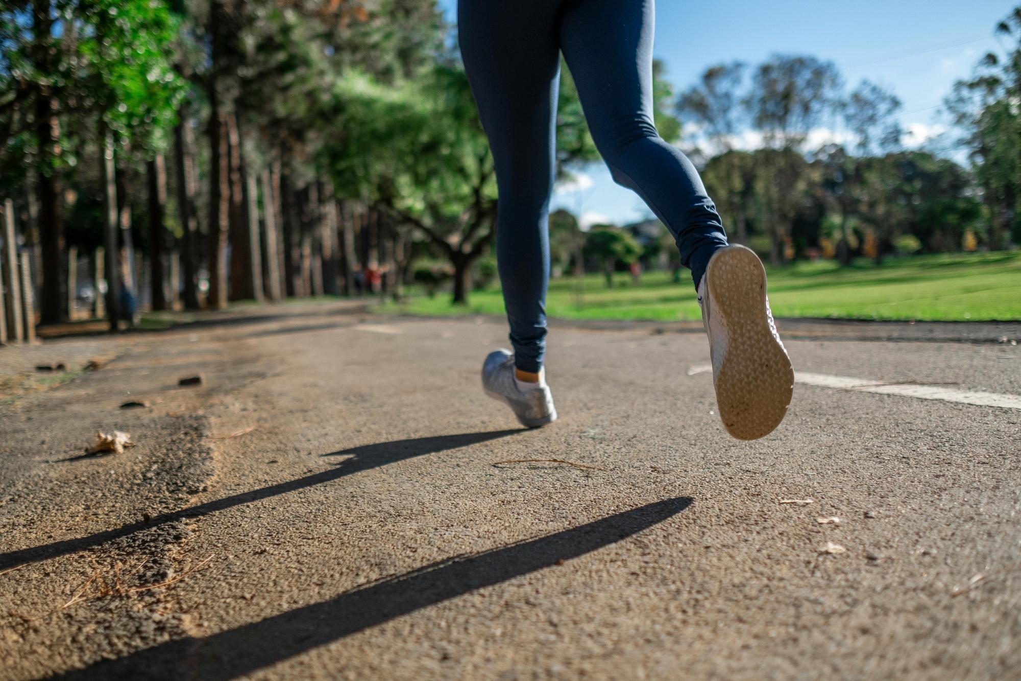 Corrida ganha espaço entre metas de Ano Novo e exige início planejado