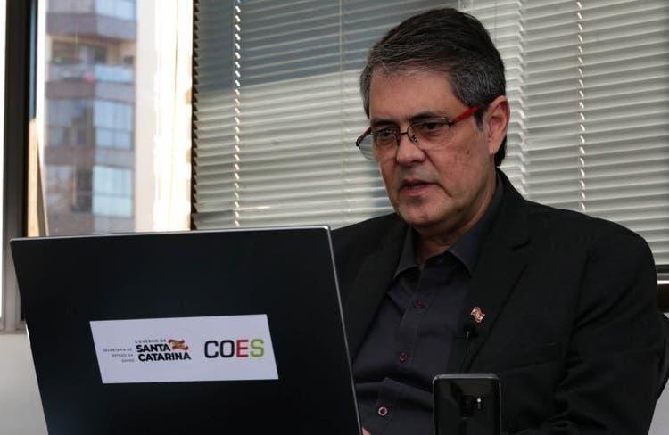 Covid-19 em Santa Catarina terá mais 30 dias de aceleração, projeta secretário de Saúde