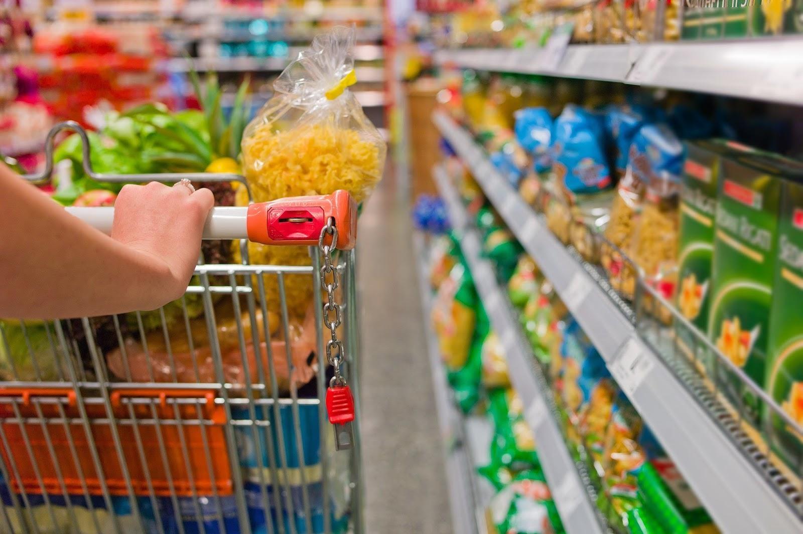 COVID-19: Vigilância Epidemiológica reforça orientações para pessoas que vão aos supermercados em Ituporanga