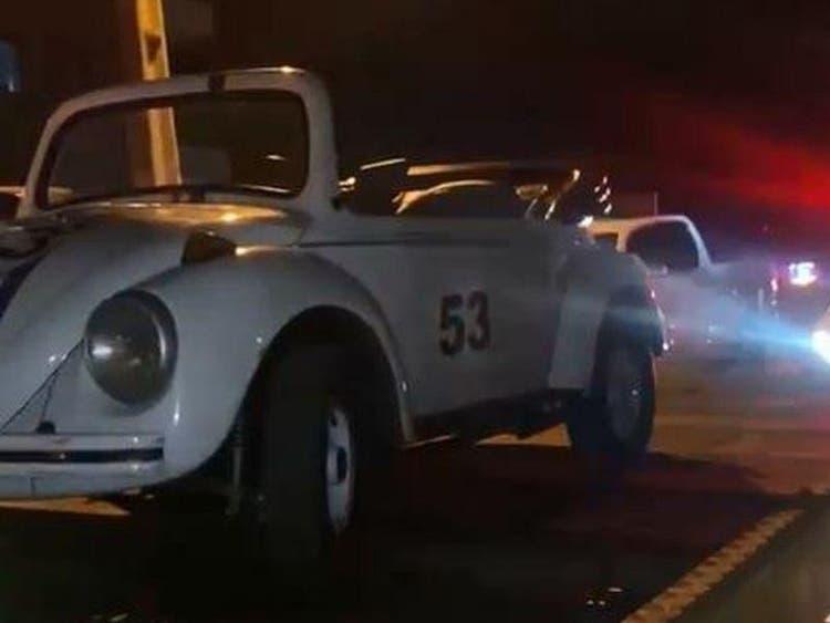 Criança de 7 anos tem mini fusca guinchado pela polícia em Santa Catarina