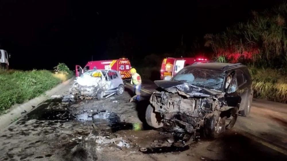 Criança morre em acidente entre três carros na BR-282 em Águas Mornas
