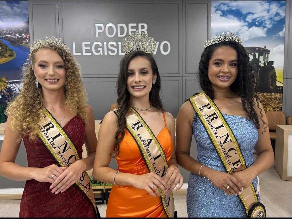 Daiane Tenfen é eleita Rainha da 28ª Expofeira Nacional da Cebola