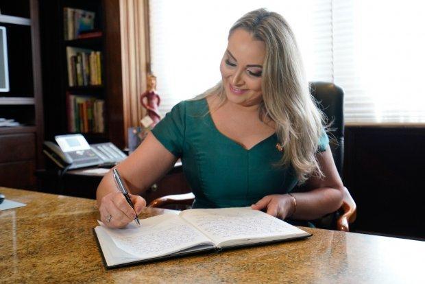 Daniela Reinehr se torna a primeira governadora mulher em exercício da história de Santa Catarina 