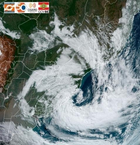Defesa Civil alerta: Chuva intensa nesta terça (11) e ciclone a partir de quarta (12)