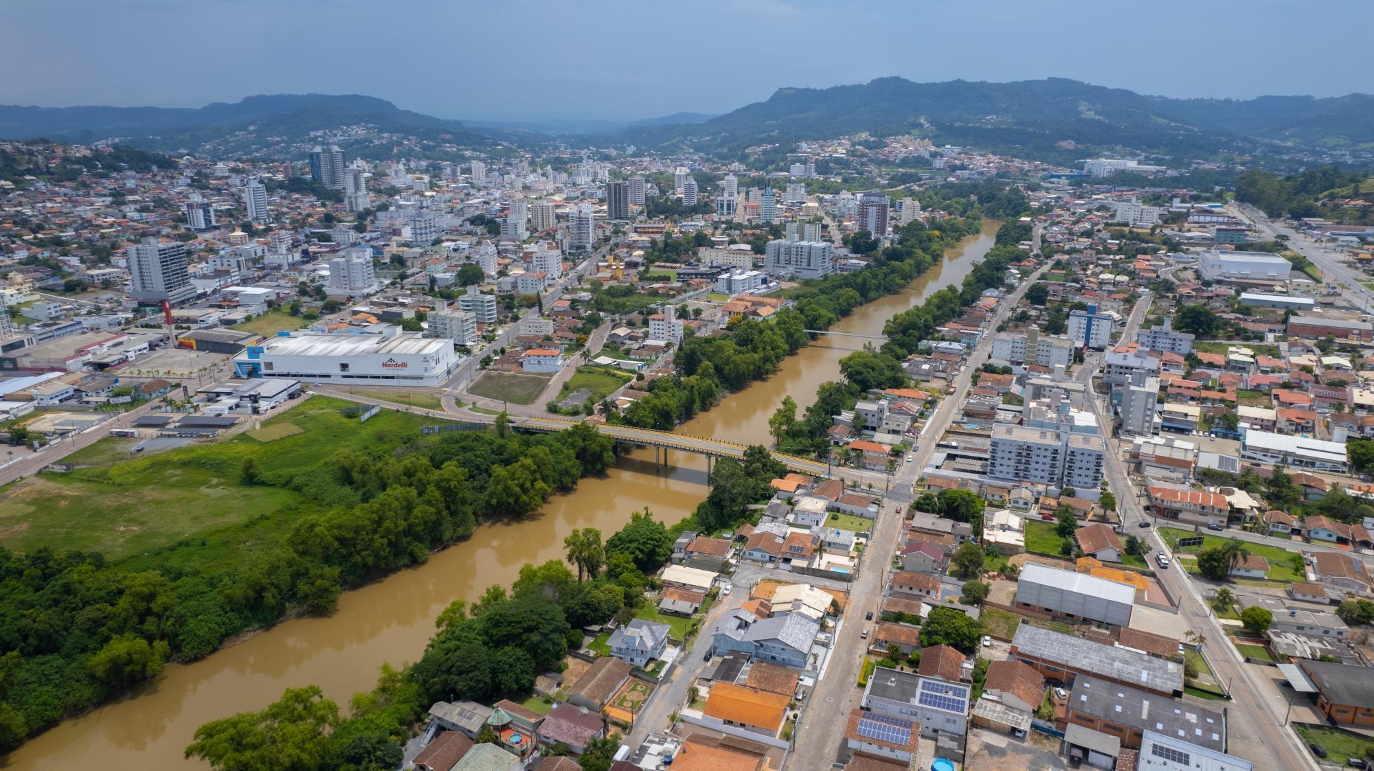 Defesa Civil explica técnica utilizada para desassoreamento do rio em Rio do Sul