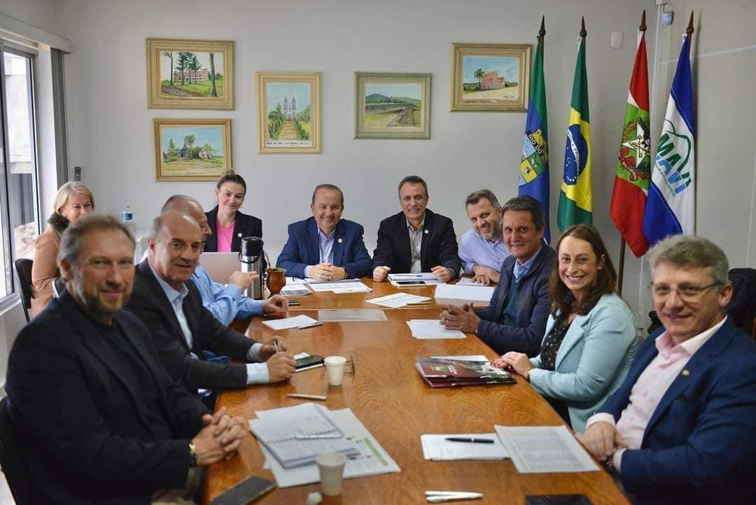 Demandas do município de Chapadão do Lageado entregues ao Governador Jorginho Mello priorizam liberação de recursos pendentes