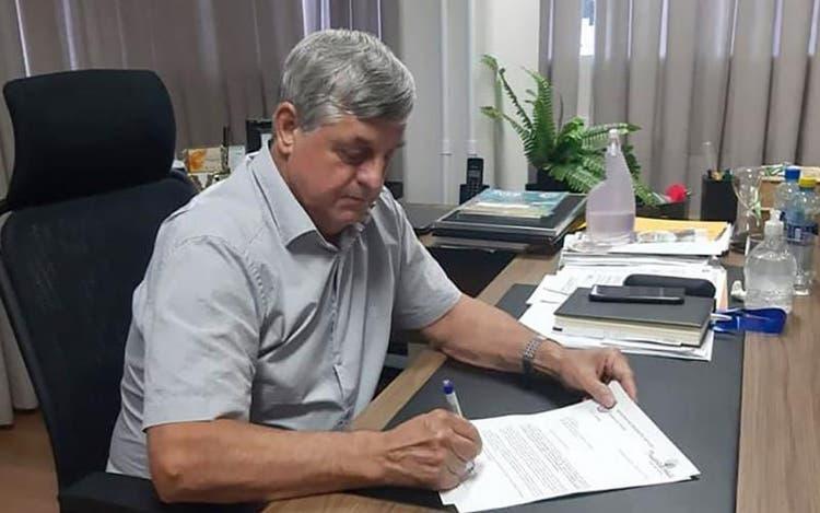 Depois da polêmica, prefeito de Presidente Getúlio desiste de reajustar salários dos servidores