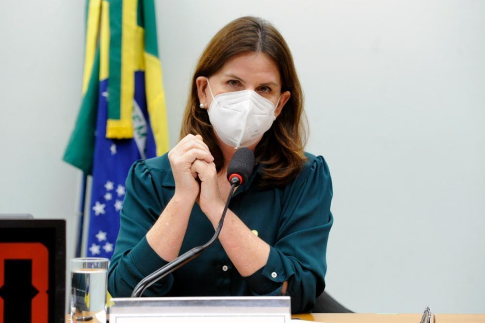 Deputada Federal Carmen Zanotto se compromete em colaborar com a construção de nova torre do Hospital Regional