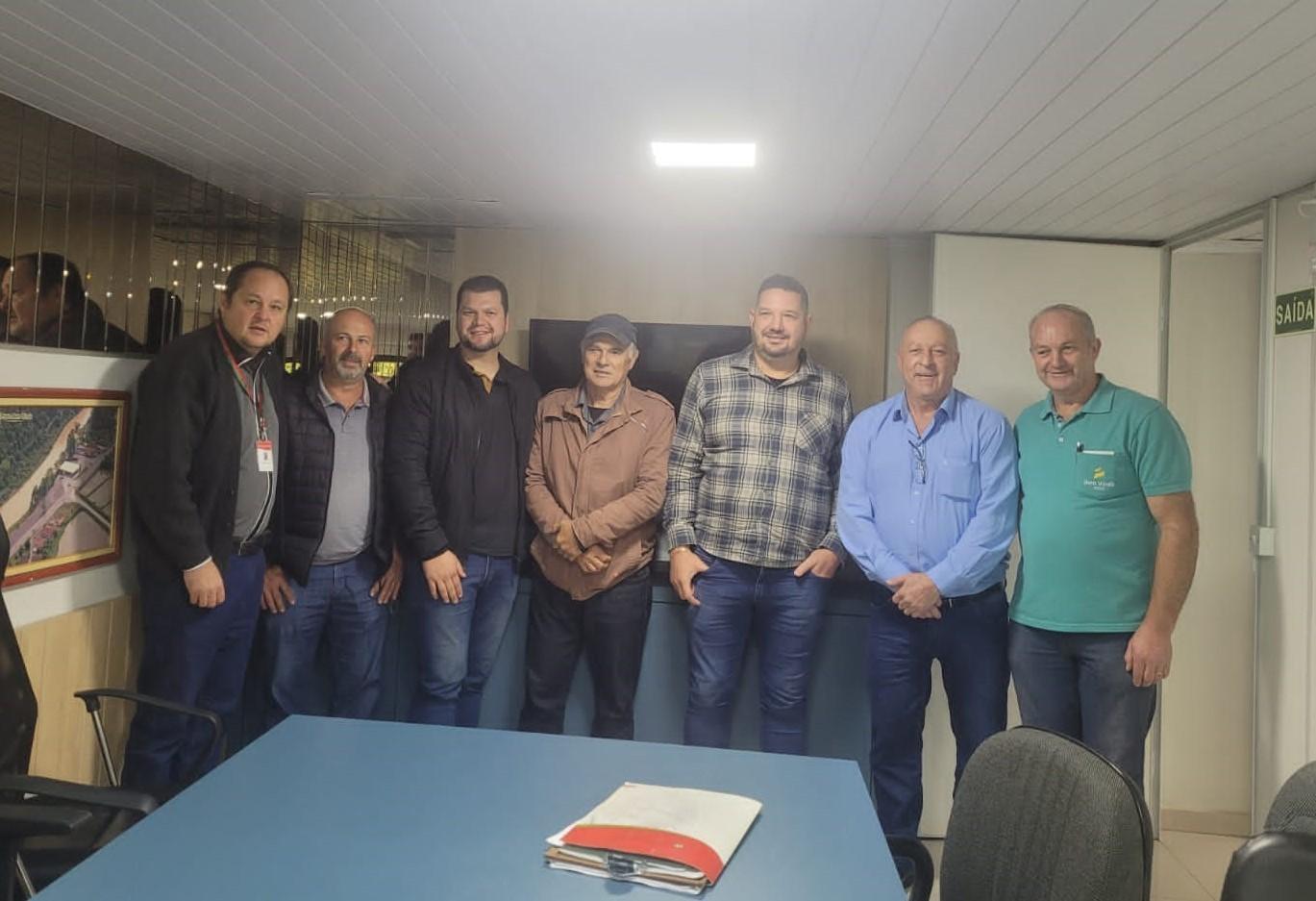 Deputado Oscar Gutz e Coordenador Regional do Deinfra discutem sobre situação da SC-350