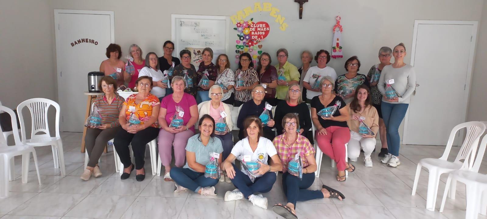 Dia das mães: conheça o clube que reúne mulheres e faz ações na comunidade
