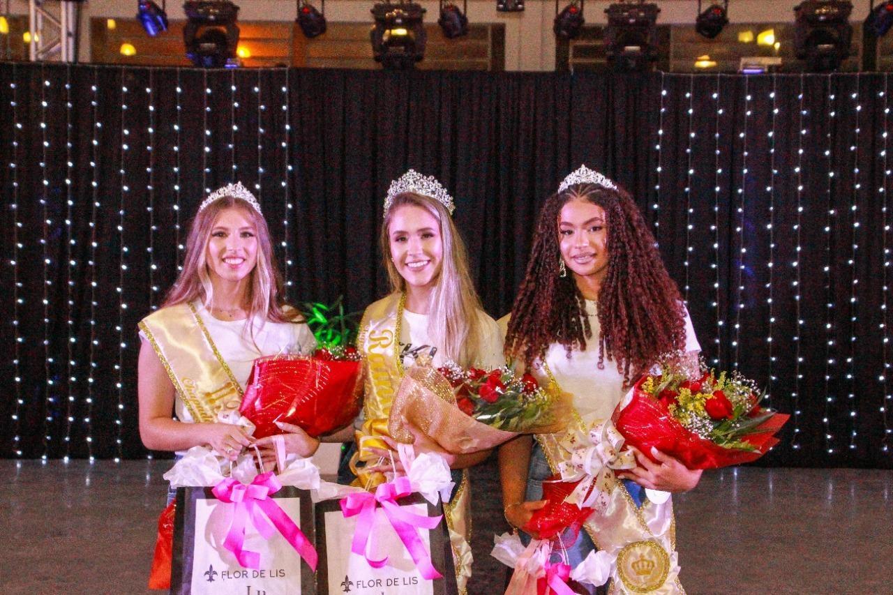 Djenyfer Cristine Sebold é eleita rainha de Chapadão do Lageado