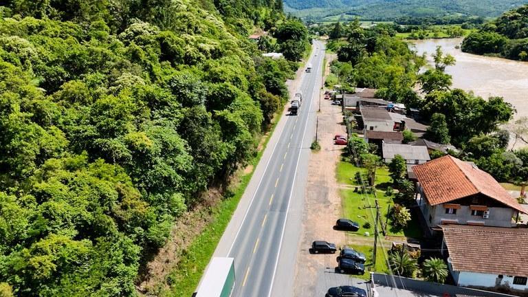 DNIT conclui restauração de 37 quilômetros da BR-470/SC no Alto Vale do Itajaí