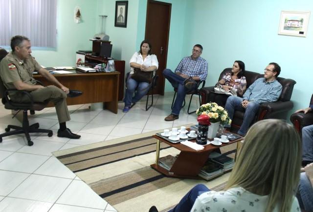 Representantes de ACIs do Alto Vale discutem a falta de efetivo