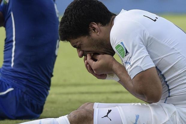Fifa abre processo disciplinar contra Suárez por mordida