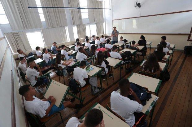 Educação inicia chamada de professores temporários para rede estadual de ensino 