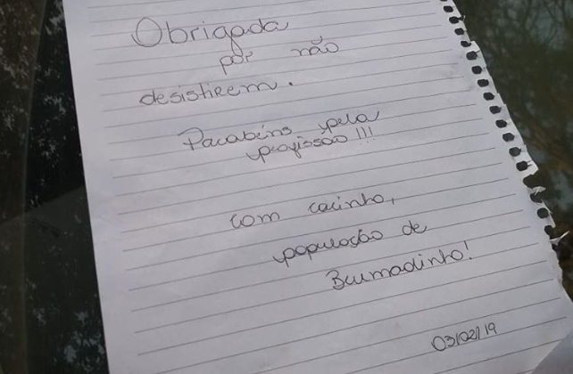 Em Brumadinho, bombeiros de SC recebem bilhete em viatura: 'obrigado por não desistirem'
