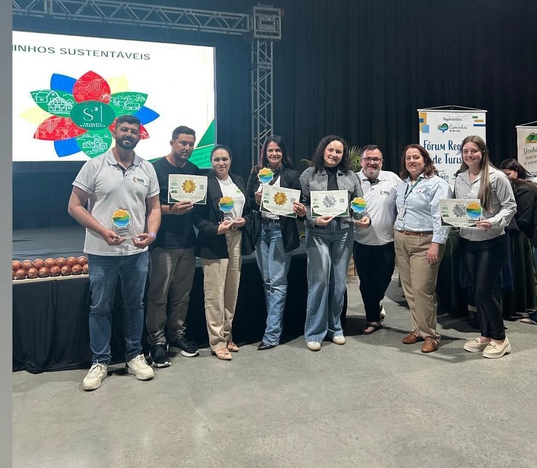 Empreendimentos de Ituporanga recebem selo ouro e prata  em soluções sustentáveis no Fórum Regional de Turismo
