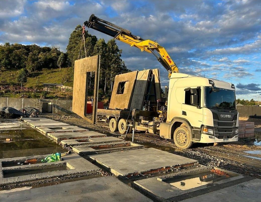 Empresa chega em Ituporanga com sistema construtivo que deixa a estrutura da casa pronta em uma semana