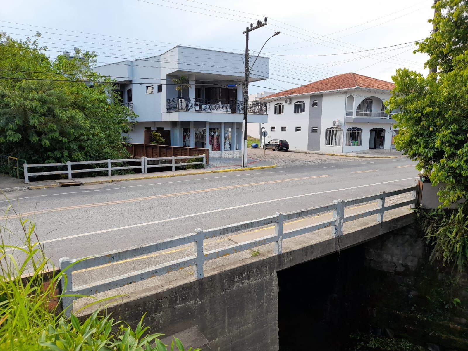 Empresa ganhadora de licitação deve demolir ponte no centro de Petrolândia nos próximos 15 dias