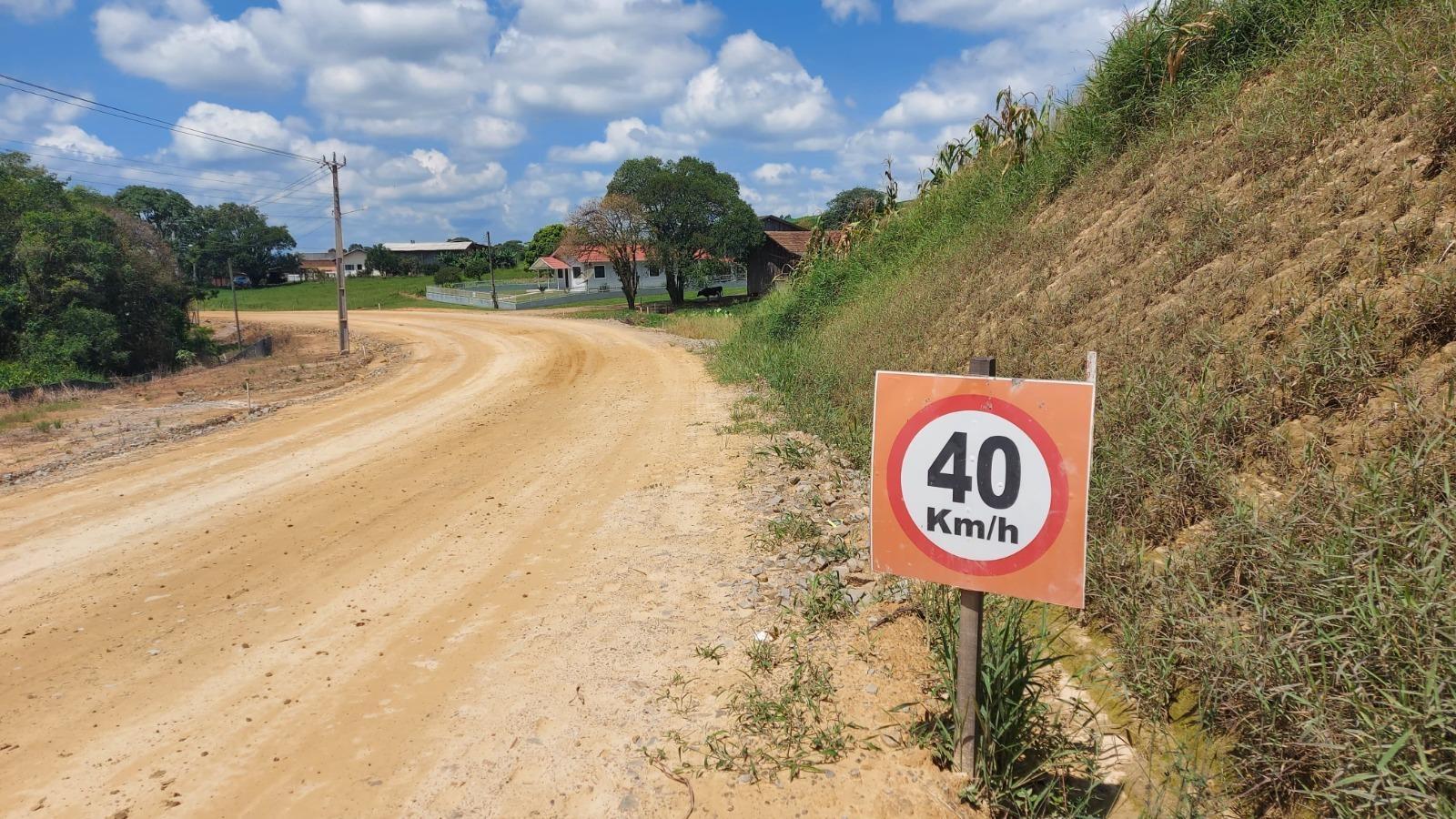 Empresa responsável pela pavimentação asfáltica entre Ituporanga e Atalanta pede que motoristas se atentem à sinalização
