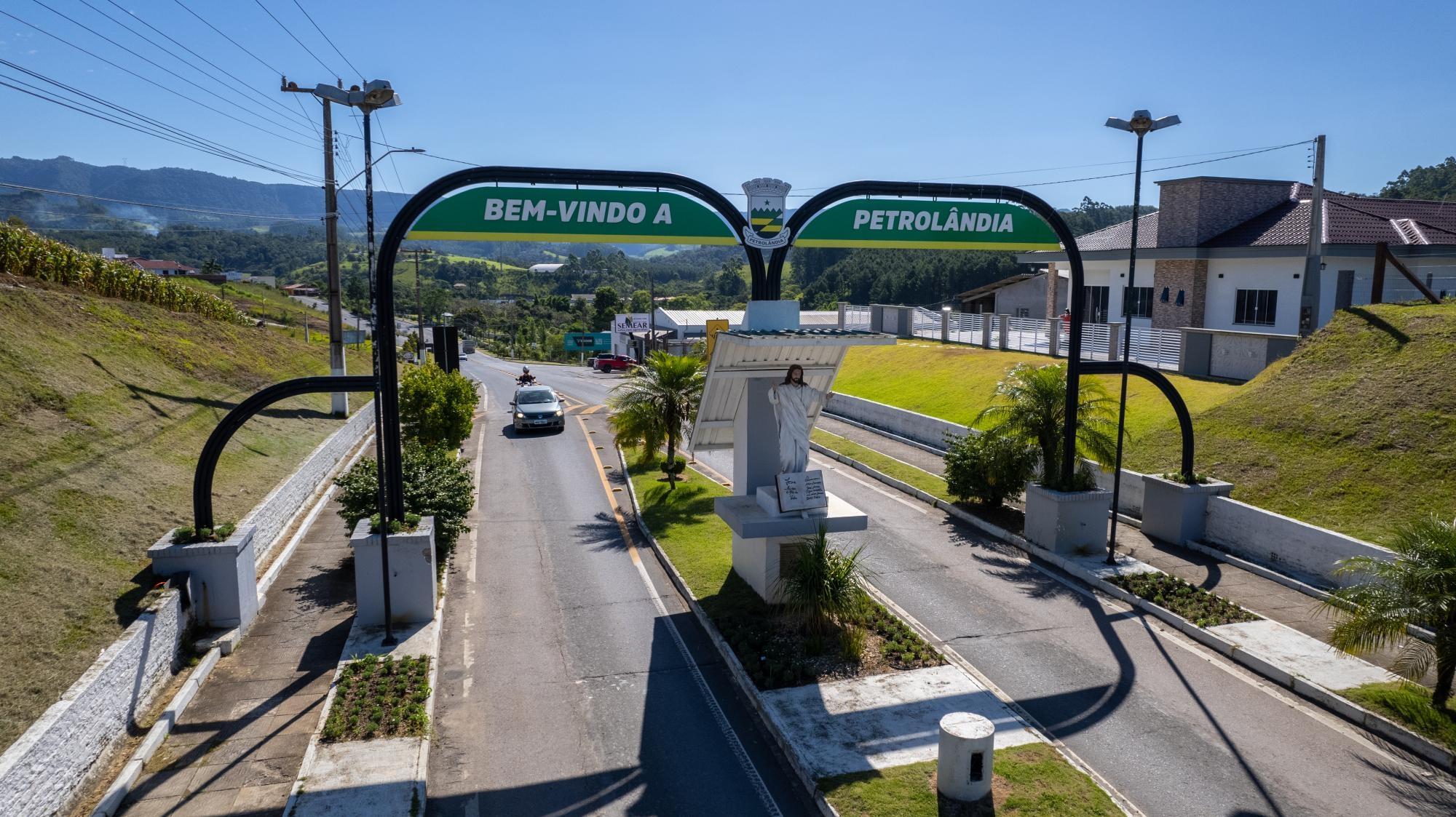 Empresa vencedora de licitação não inicia obras em pontes e atrasa cronograma em Petrolândia