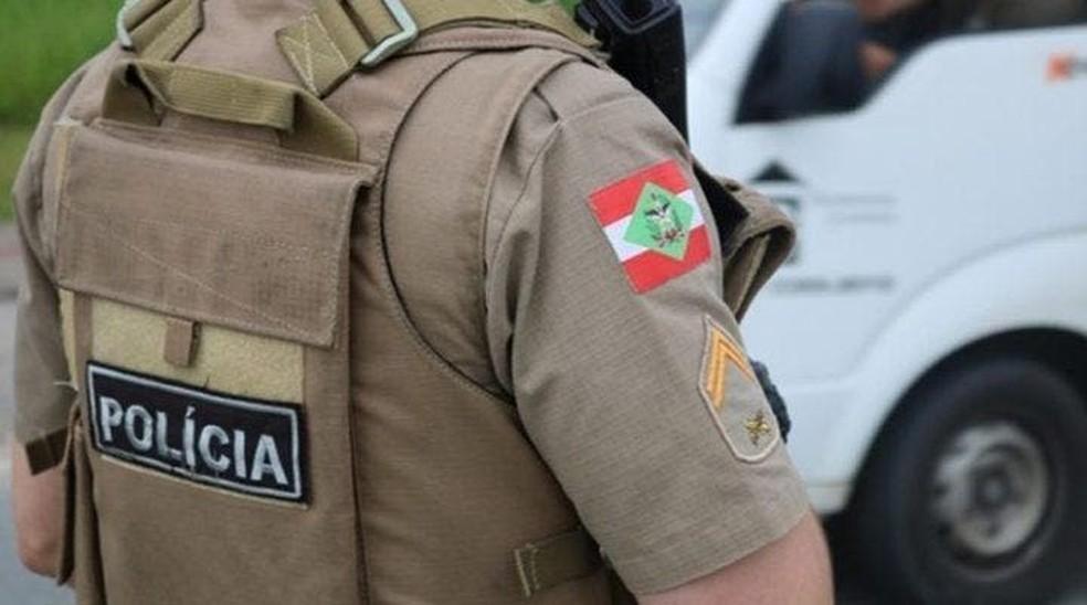 Encontro por aplicativo termina com mulher espancada e queimada em Santa Catarina 