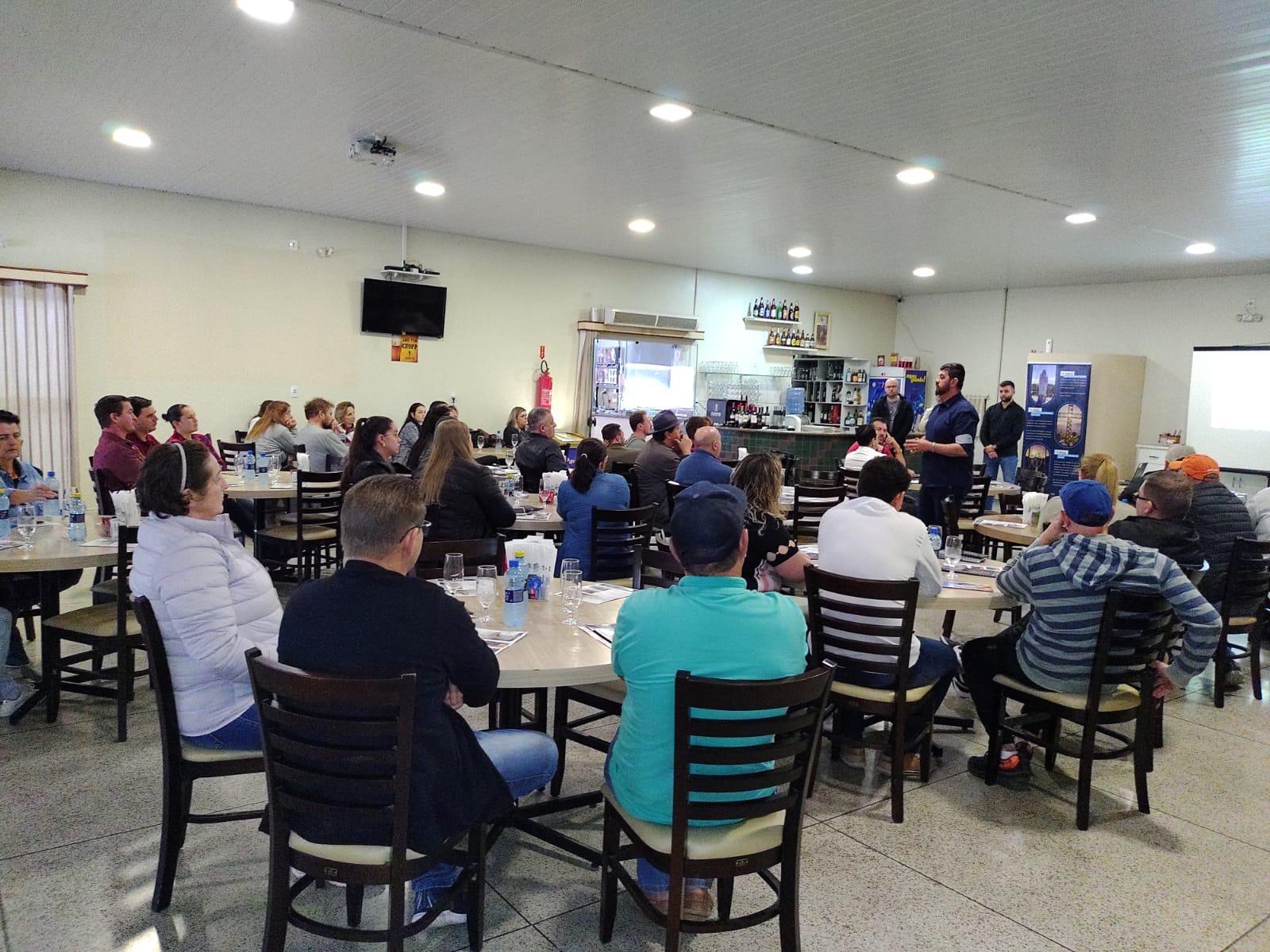 Encontro em Ituporanga reúne empreendedores do setor turístico da região
