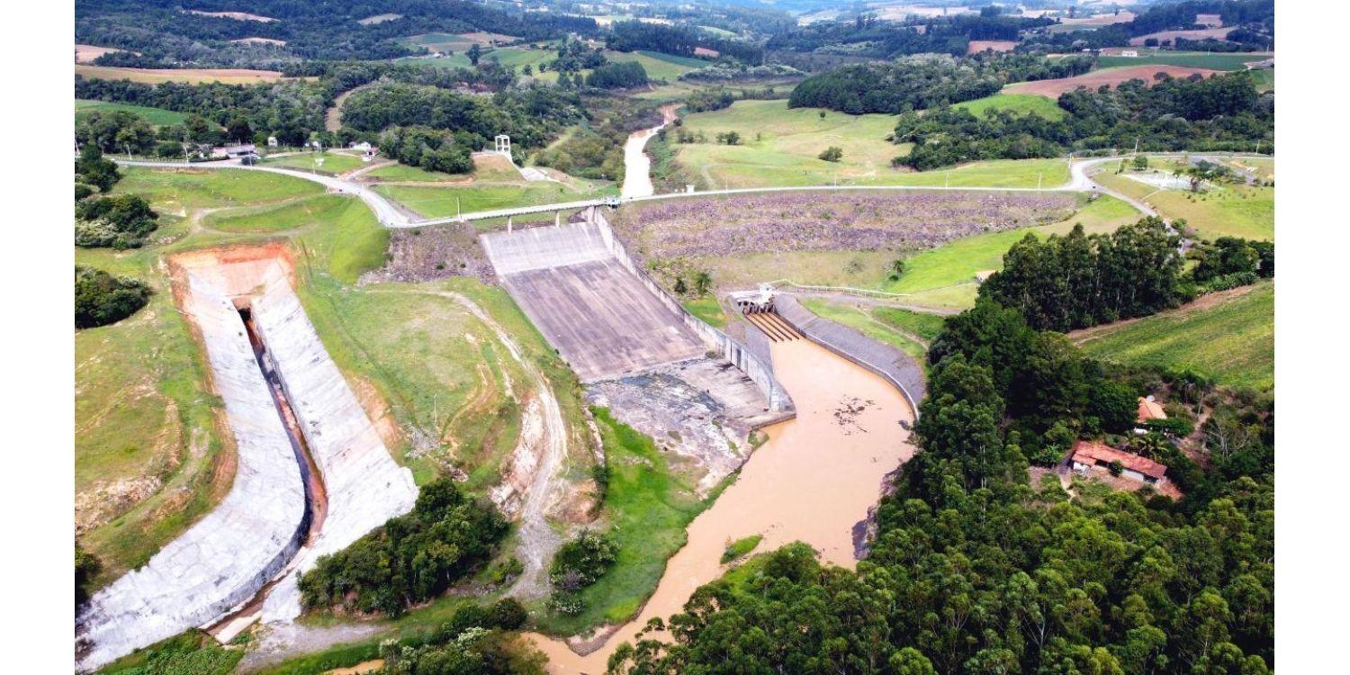 Engenheiro da Defesa civil diz que barragem de Ituporanga está operacional e com capacidade de reter grande volume de água com segurança