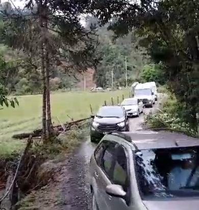 Equipe da administração de Aurora retorna atividades para iniciar remontagem de estruturas