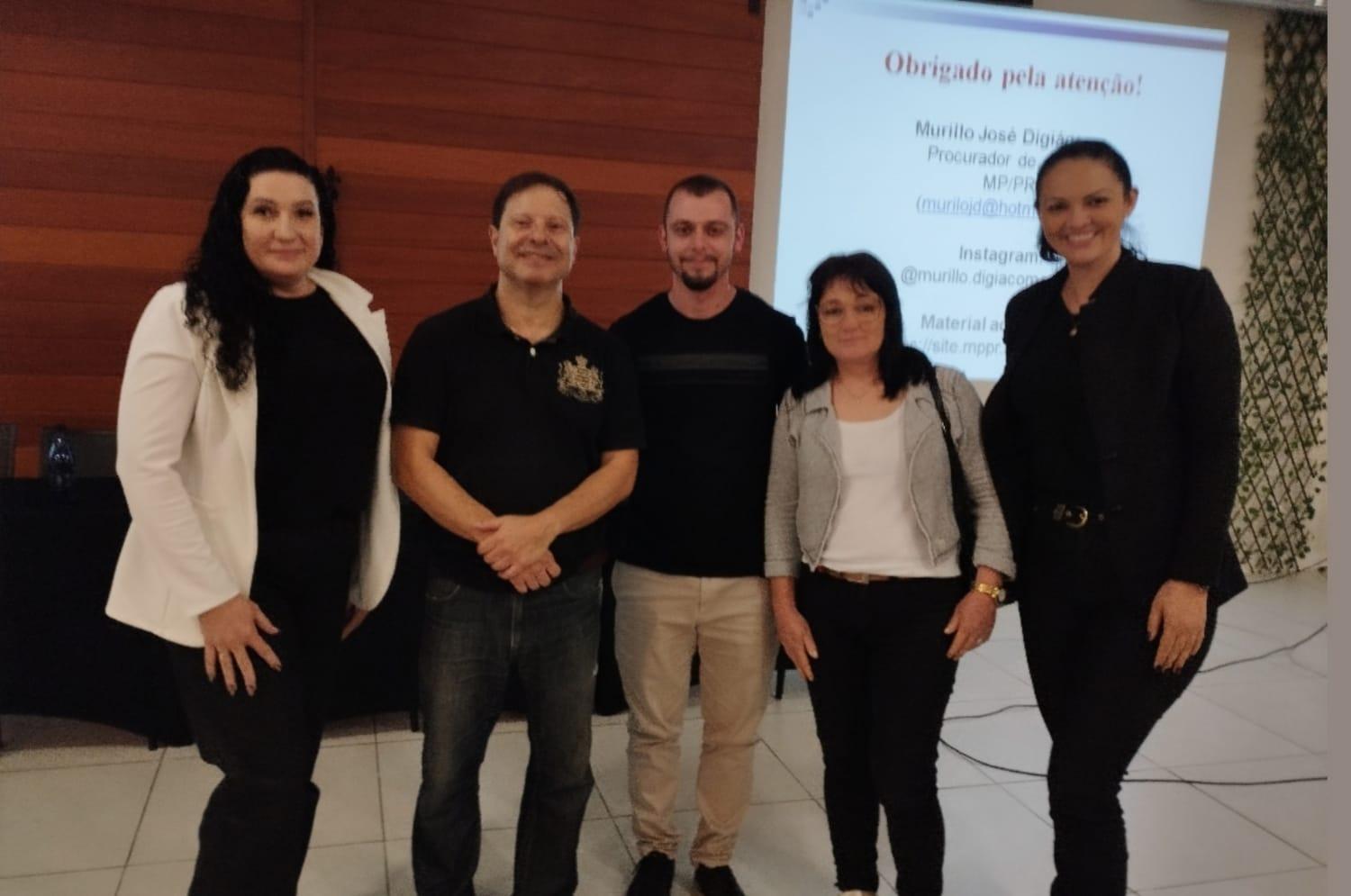 Equipe pedagógica de Vidal Ramos participa de capacitação sobre proteção infantil e políticas públicas