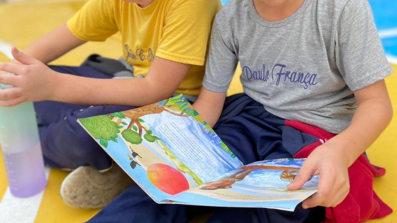 Escola de Educação Básica Vereador Paulo França no Cerro Negro desenvolve o projeto "Integração Literária"