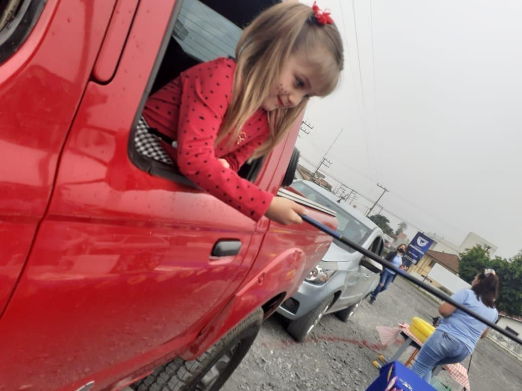 Escola usa criatividade e promove Drive Thru Junino em Ituporanga