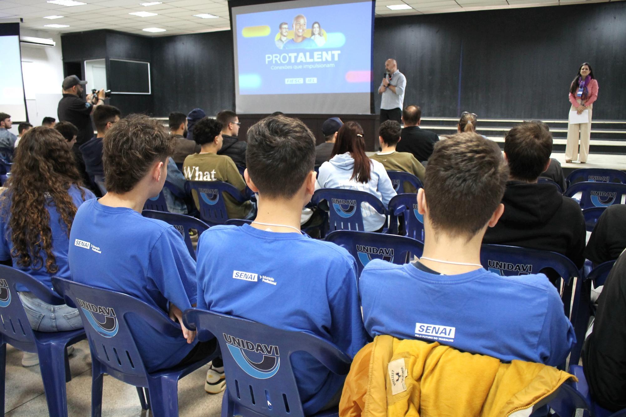 Estudantes buscam soluções para indústrias do Alto Vale