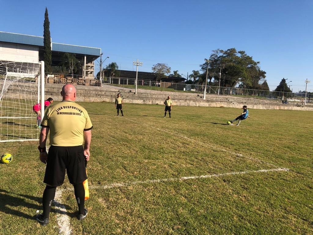 Etapa da fase municipal do campeonato Moleque Bom de Bola em Ituporanga já tem equipes vencedoras