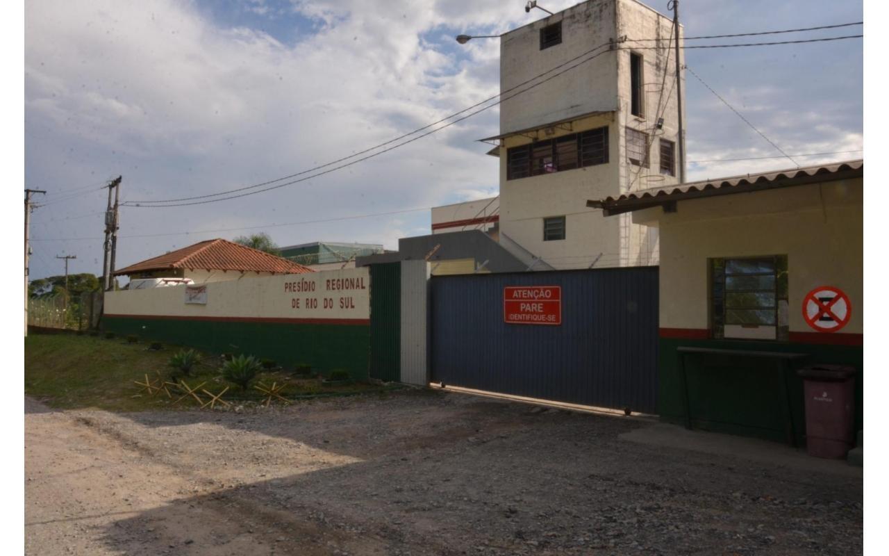 Ex-jogador de futsal de Ituporanga morre enquanto jogava futebol em presídio