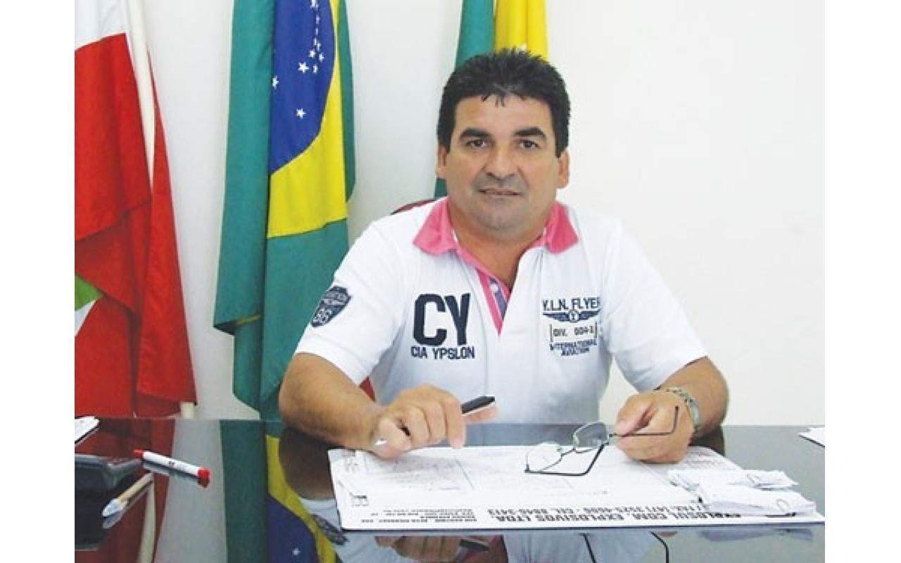 Ex-prefeito de Aurora é condenado a devolver mais de 1 milhão de reais para os cofres públicos do município