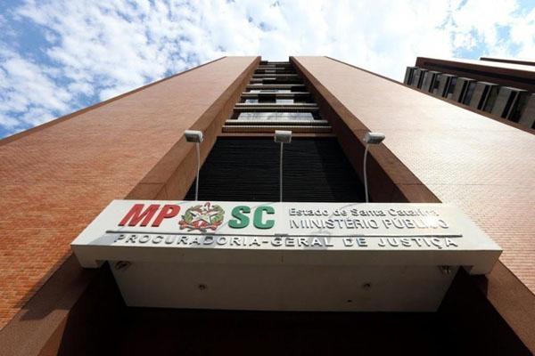 Ex-Prefeito de São Bento do Sul é condenado a 10 anos de prisão por ilegalidades em licitações