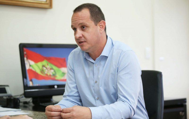 Ex-secretário de Moisés é alvo de operação que investiga fraude em compra de software em SC