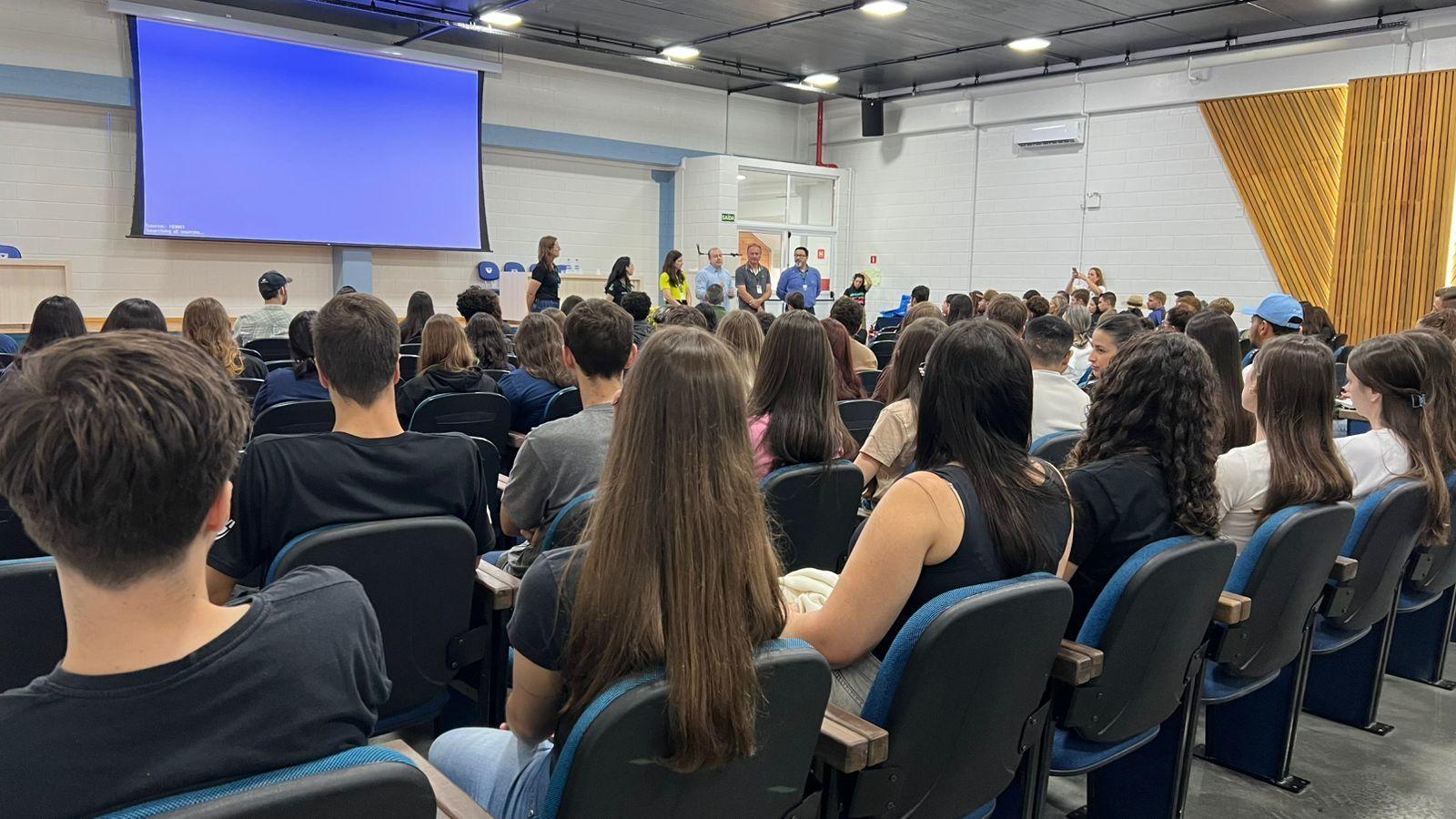 Expo Jovem é realizada com foco na juventude do agro no Alto Vale