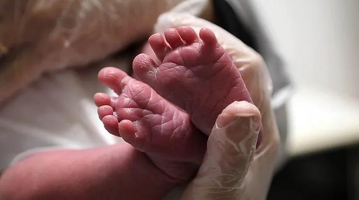 Família denuncia suposto erro médico obstétrico após morte da filha durante parto