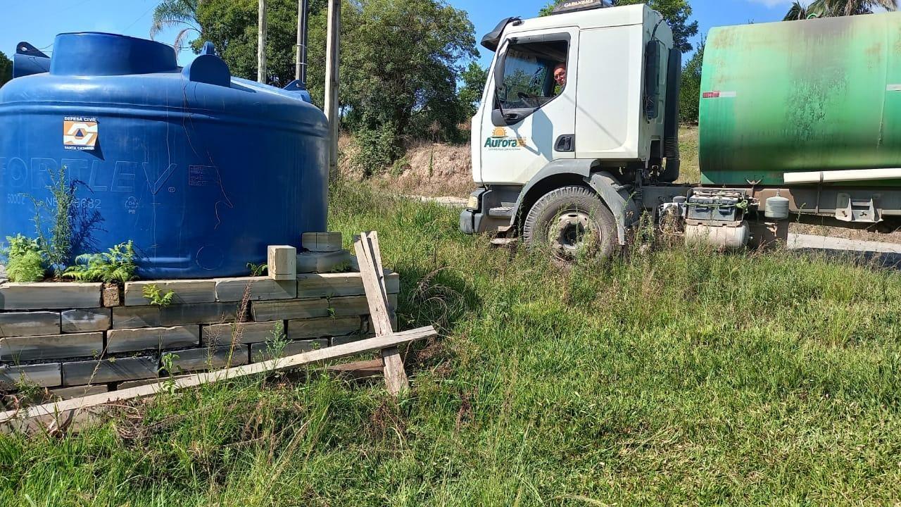 Famílias já estão sem água para consumo devido à estiagem em Aurora 