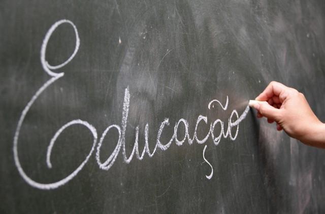 Mais de mil profissionais da educação participam de seminário no Alto Vale