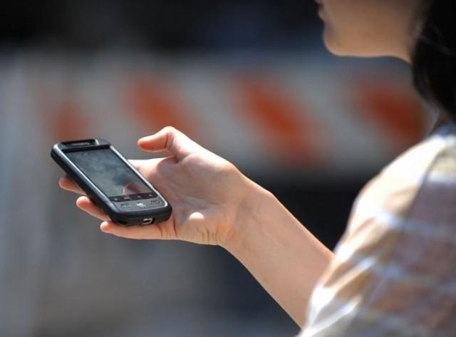 Empresa de telefonia irá ressarcir consumidores por falta de sinal no aparelho celular 
